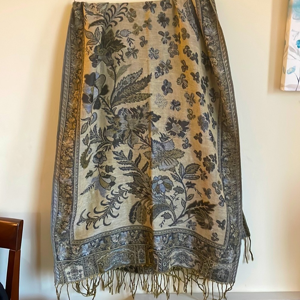 Women’s Scarf with different prints on both sides